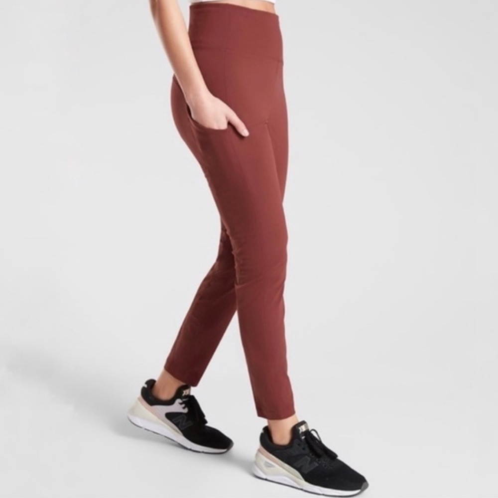 Athleta Trekkie Hybrid Crop Tight Leggings Size 2